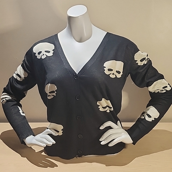 Skull button down by Double Trouble Apparel - Picture 1 of 8